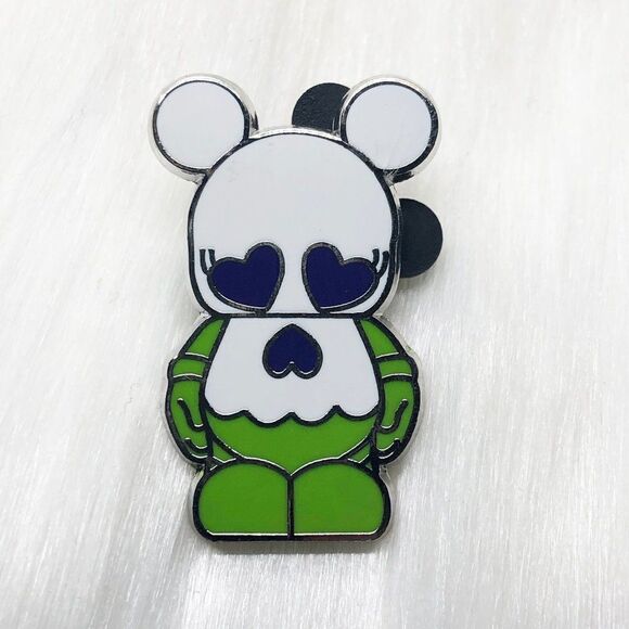 🔮 5/$25 Disney Vinylmation Jr Mrs.‎ Skull Pin - Picture 1 of 3